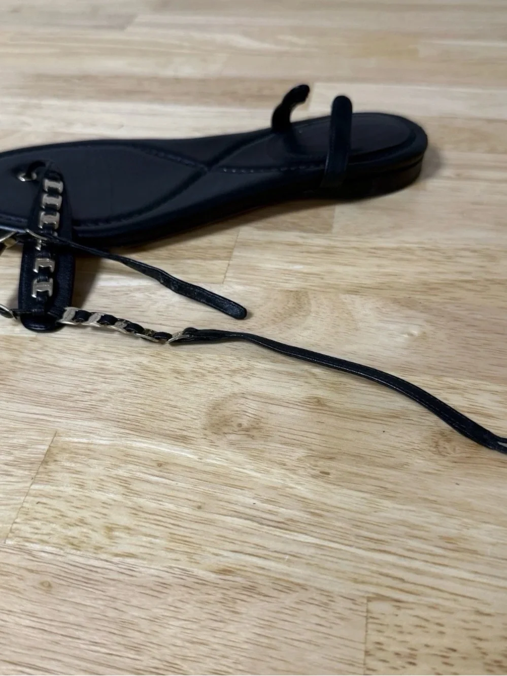 SALVATORE FERRAGAMO READ Tahiti Sandal, 8 C,Shoe,ITALY,LOGO,Shoe,Black Leather